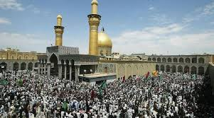 توافد الشيعة الى كربلاء في عاشوراء لزيارة الحسين