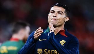 كريستيانو رونالدو يحطم قيود النهائيات ويقود البرتغال للتاريخ في أمم أوروبا