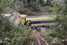 حادث قطار انحرف عن مساره