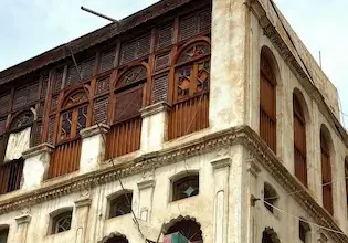 البيوت التي تعزل الحرارة في أيام الصيف