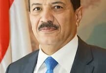 تفاصيل احتجاز هشام شرف في مطار عدن الدولي