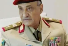 محمد ناصر أحمد وزير الدفاع الذي حوصر بين الولاء والاتهامات