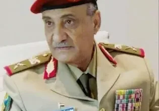محمد ناصر أحمد وزير الدفاع الذي حوصر بين الولاء والاتهامات