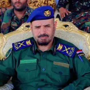 اللواء ناصر مبروك بن رقيب أثناء حضوره حفل عسكري في مارب