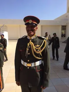 صورة صلاح علي عبدالله وهو يرتدي البدلة العسكرية
