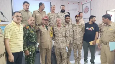 العقيد صالح محمد العبدلي اثناء مناقشته رسالة الماجستير